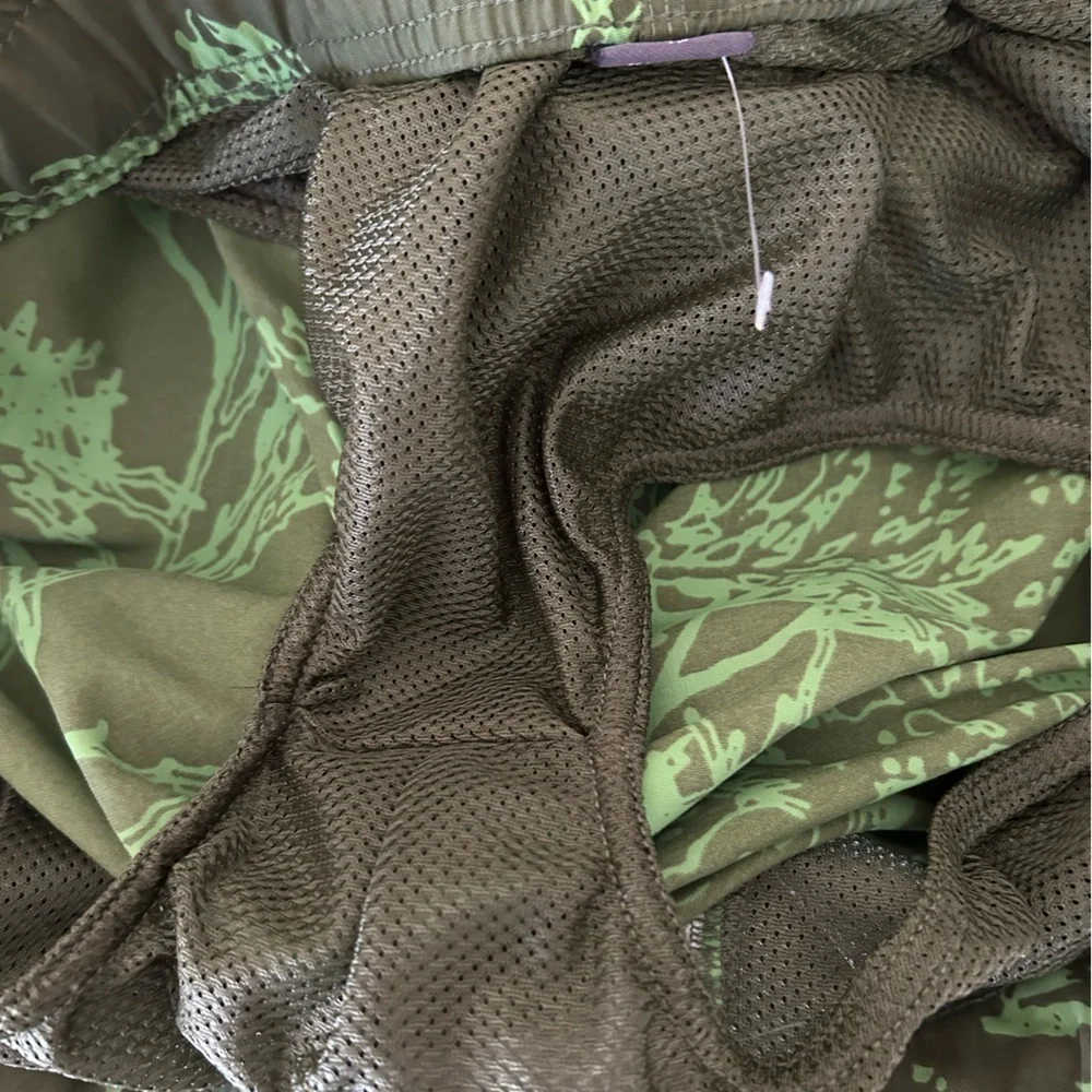 NWT Eddie Bauer Men’s XL Green Botanical Board Swim Shorts Mesh Lined Beach